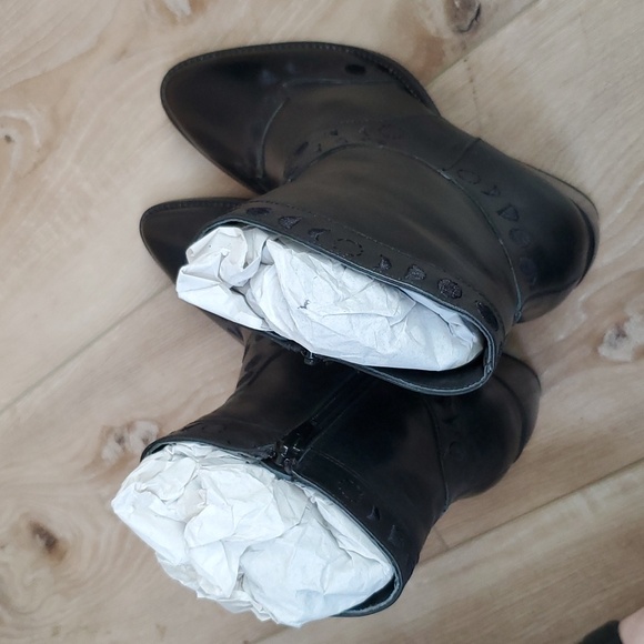 BNIB Call Me the Breeze Moonphase Bootie Onyx - Picture 7 of 11